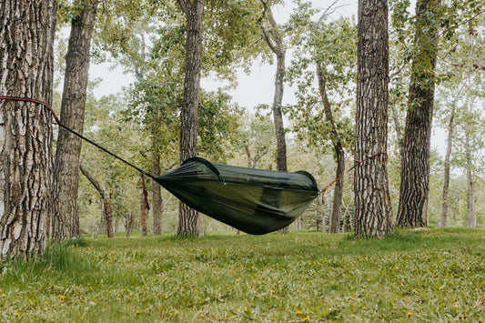 Experience Ultimate Comfort with the Portable Camping Hammock Featuring Mosquito Net Protection